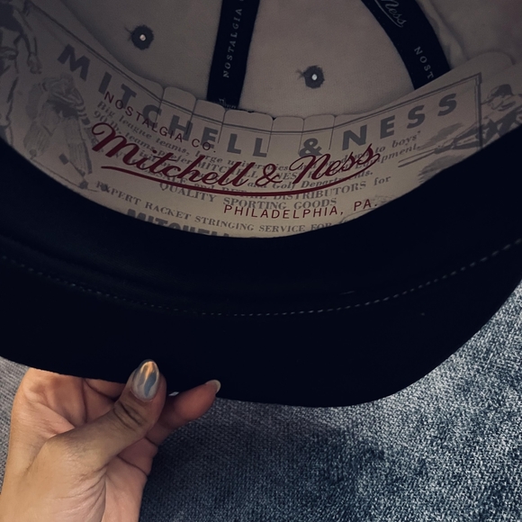 MITCHELL & NESS BROOKLYN NETS SNAPBACK HAT - Picture 4 of 5